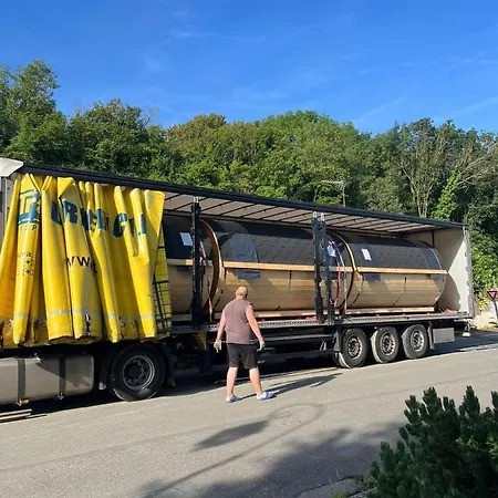 مكان تخييم Animal King *